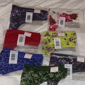 7 CACIQUE WOMEN'S PLUS THONGS SIZE 14-16 (READ DESCRIPTION)